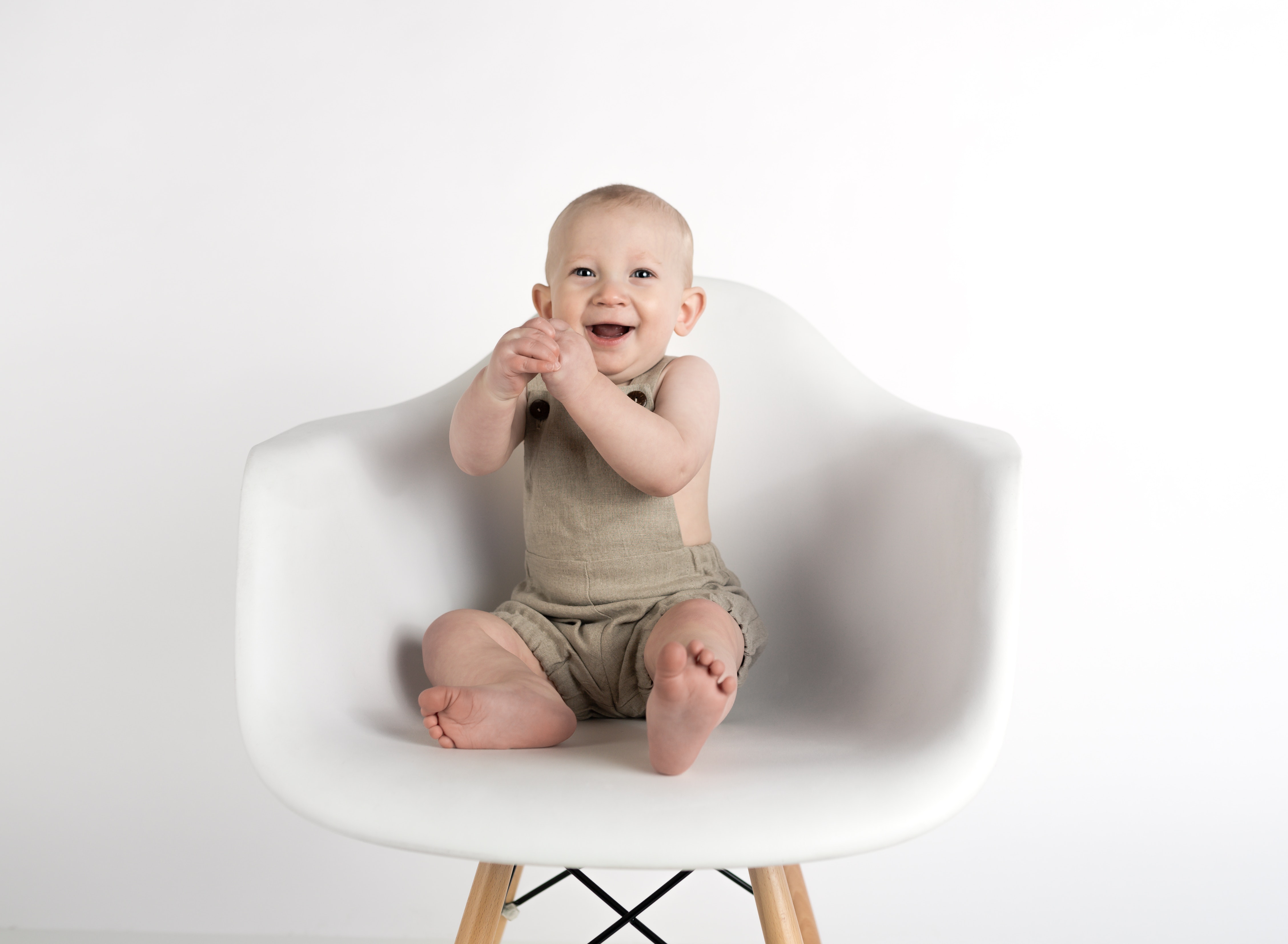 ご飯を座って食べてくれない赤ちゃんが自分から座るようになった椅子♩